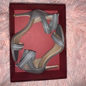 Joie beautiful heels.